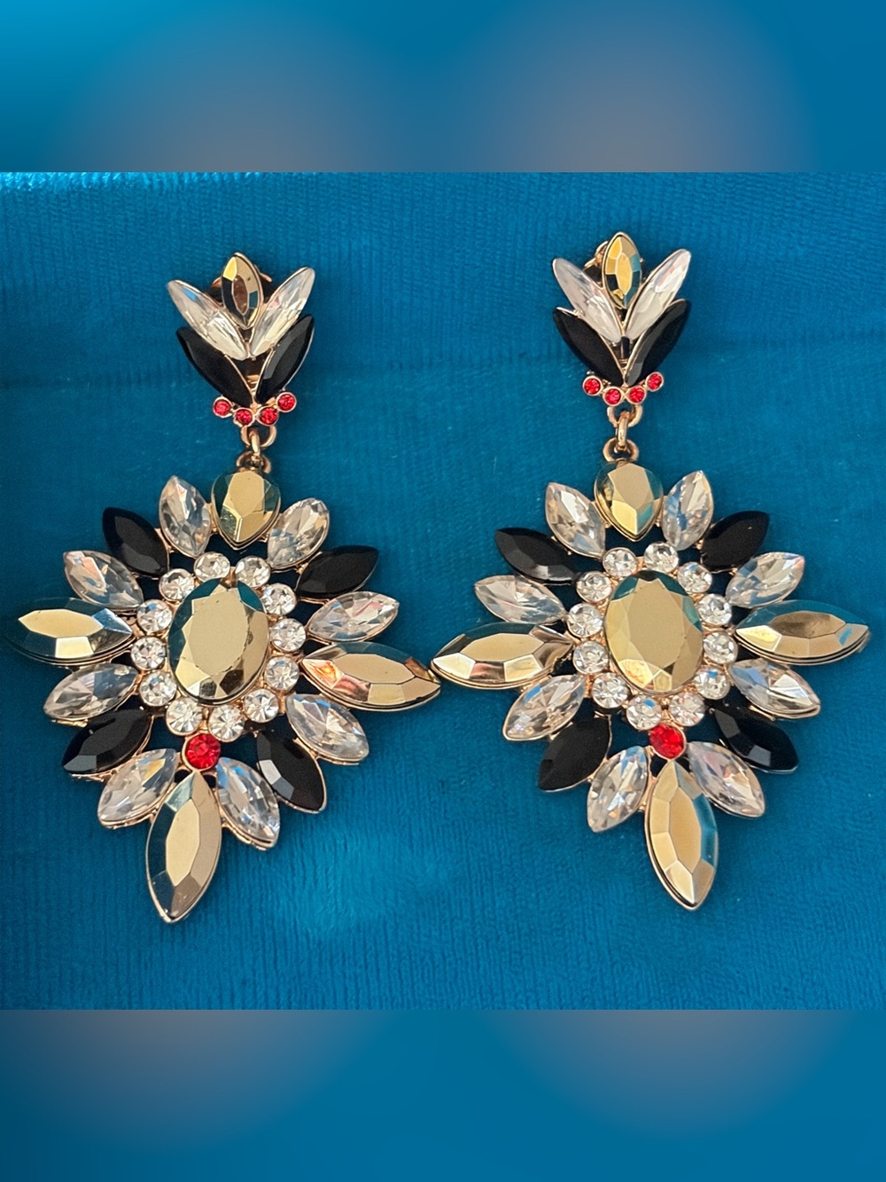 ✨🏰Disney Villain Clip-On Earrings - Black Gold Gothic Rhinestone Evil Queen